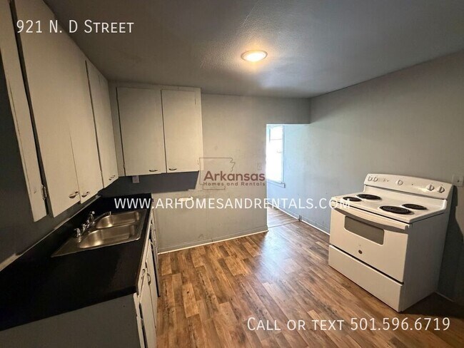 Photo - 921 N Dakota Ave