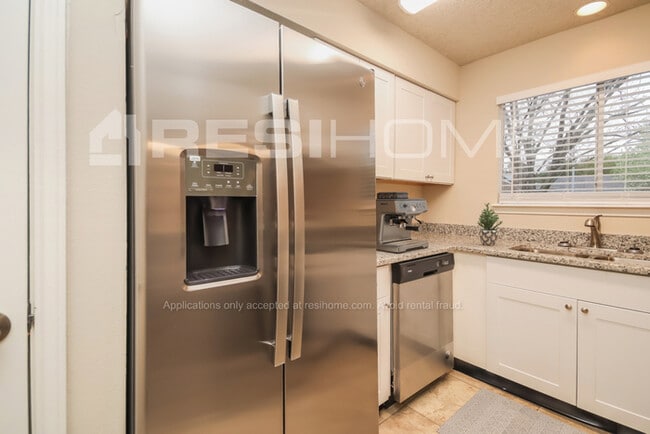 Photo - 6402 Wild River Dr