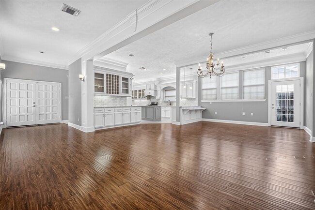Photo - 10310 Chevy Chase Dr