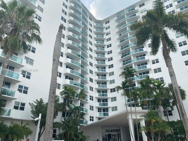 Photo - 3001 S Ocean Dr Unit 833
