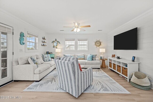 Photo - 2660 Island Dr