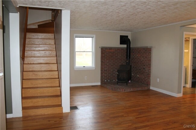 Building Photo - 202 Monroe St Rental
