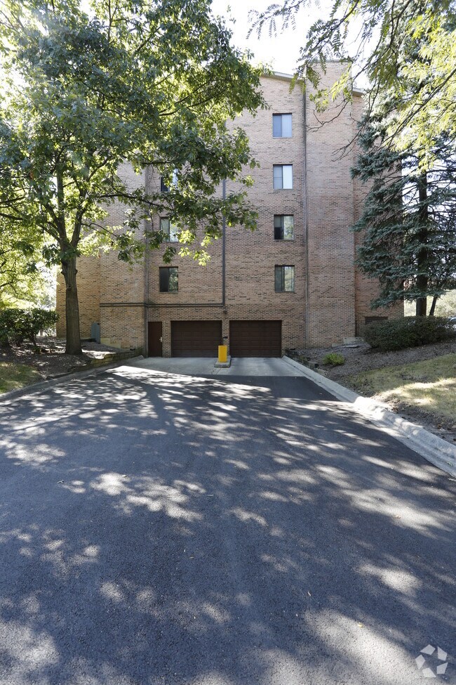 Farmingdale Apartments Darien, IL