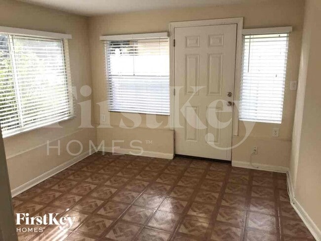 Photo - 2316 Colby Ln