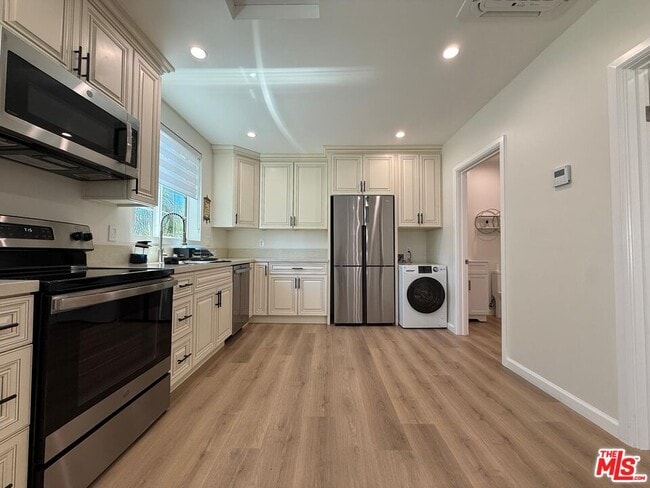 Photo - 16429 Bryant St