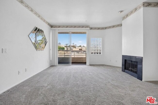 Photo - 3561 Clarington Ave Unit 206