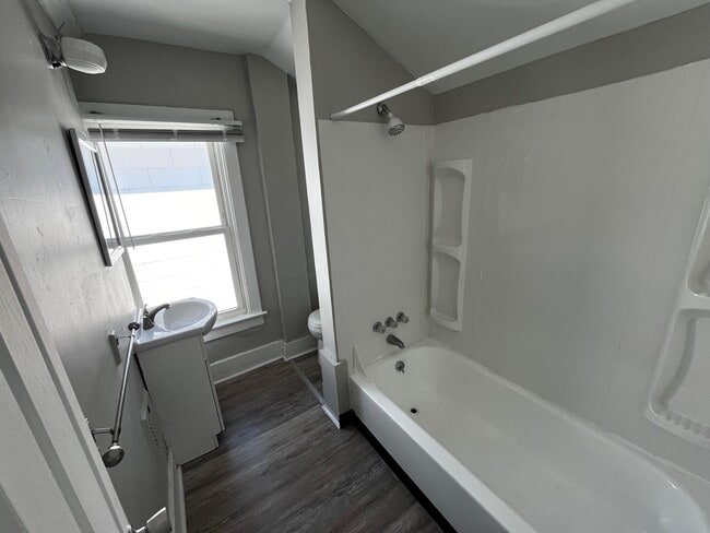 Photo - 556 Southwood Ave