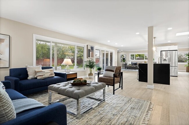 Photo - 875 Brittany Ln