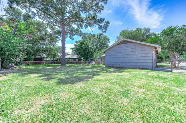Photo - 1603 Patrick St
