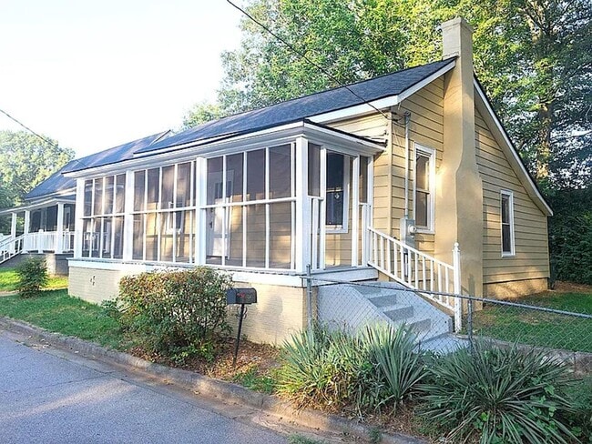 Photo - 321 N 10th St