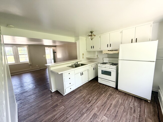 Building Photo - 6331 104th St Unit 6331
