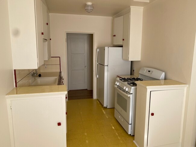 Photo - 449 San Vicente Blvd Unit B