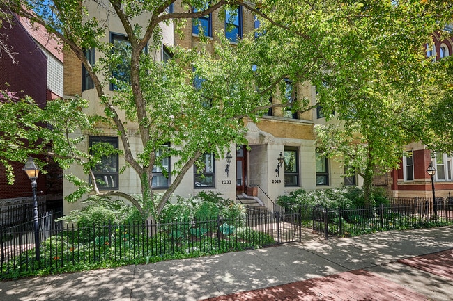 Photo - 2033 N Racine Ave Condo Unit 2D