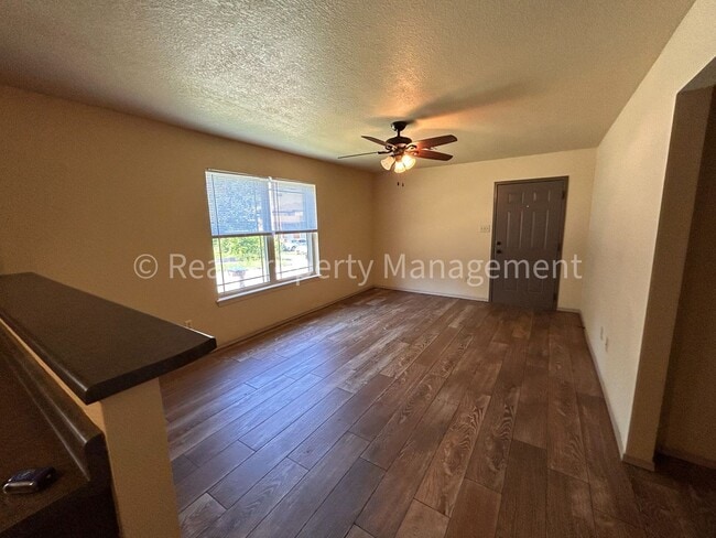 Photo - 324 S 12th St