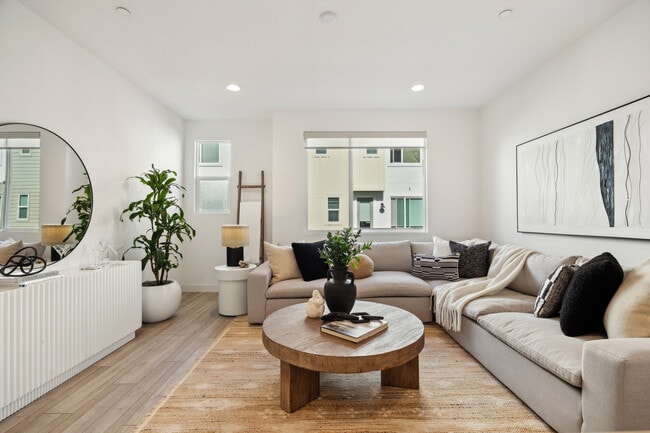 Photo - 172 Uptown Cir