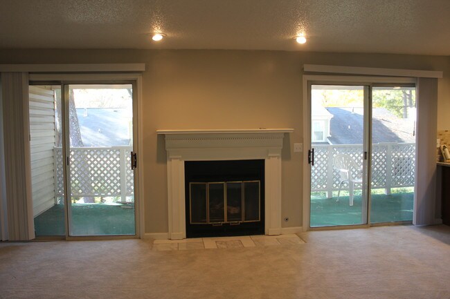 large extended balcony - 35 Devon Ln Unit 35 Devon Lane