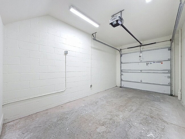 Photo - 342 14th St N