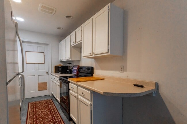 Photo - 636 Old Connecticut River Rd