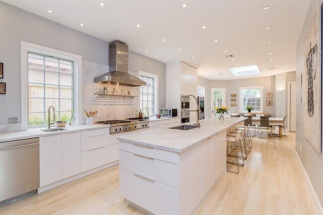 Photo - 3822 Overbrook Ln