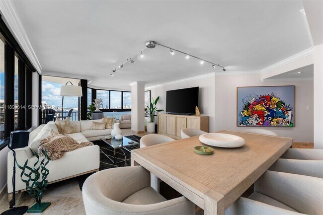 Building Photo - 520 Brickell Key Dr Unit A1716