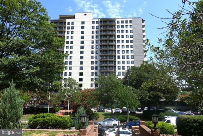 Building Photo - 801 N Pitt St Unit 415 Rental