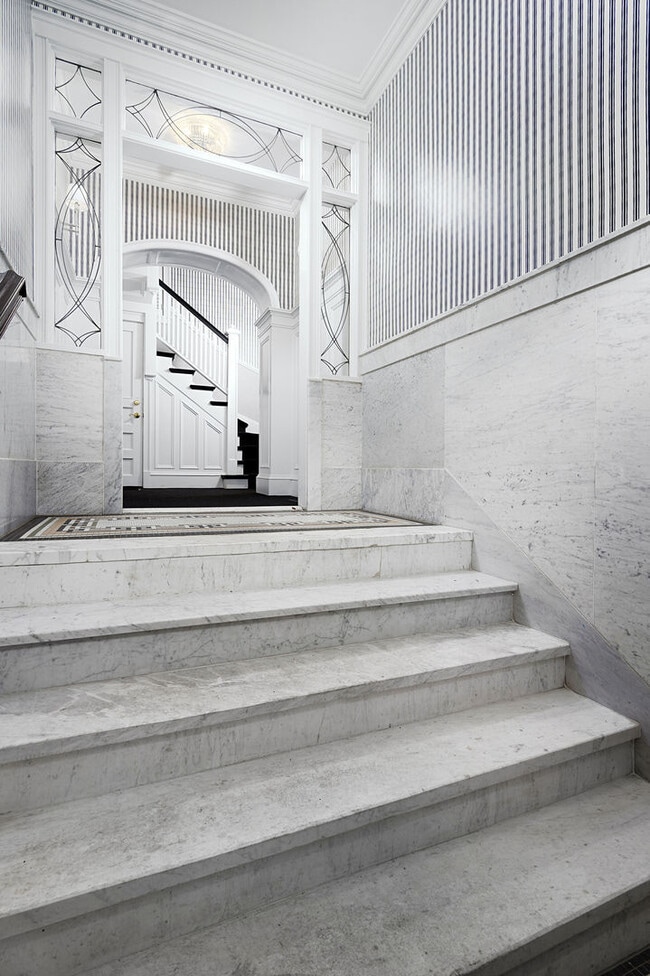 Photo - 1347 N State Pkwy