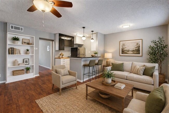 Photo - 2401 Manor Rd Unit 127