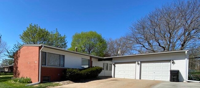 Building Photo - 3727 NW 50th St Rental