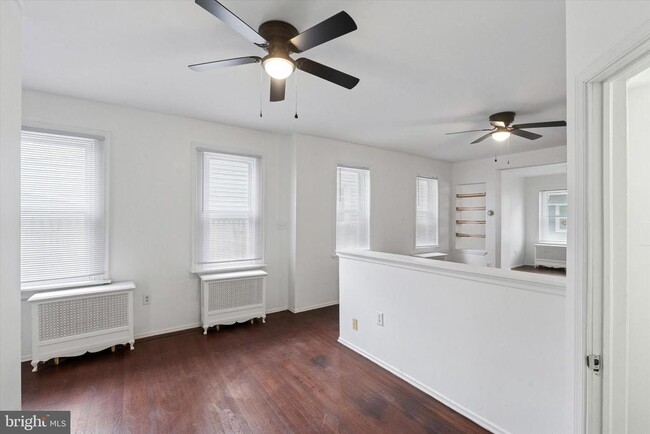 Photo - 4489 Livingston St