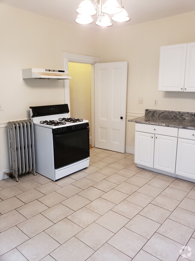 Building Photo - 27 Hammond St Unit 1 Rental