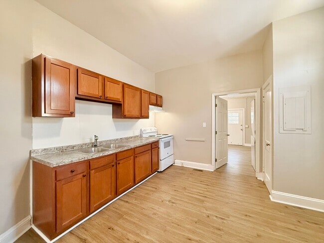 Photo - North Mecklenburg Duplexes Unidad 215C-Side