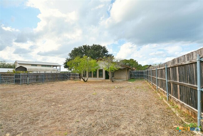 Building Photo - 1274 E Common St Rental