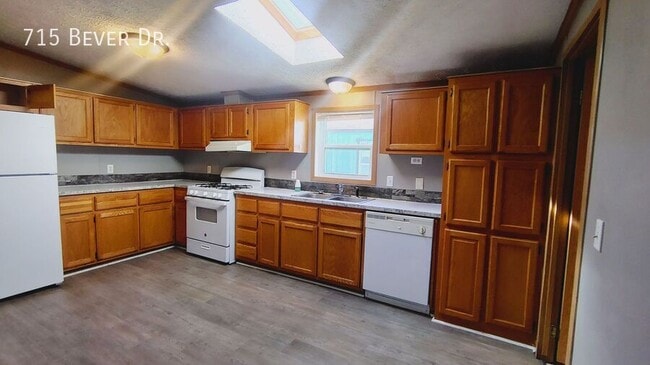 Photo - 715 W Bever Dr