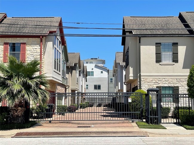 Photo - 2927 Clinton Dr