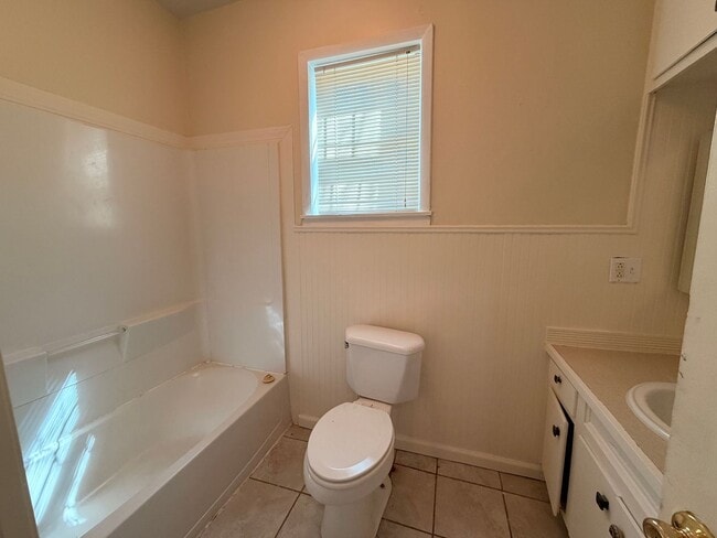 Photo - Come look at this 2-bedroom 1-bathroom home