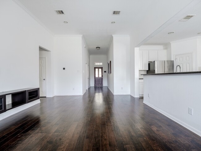 Building Photo - 24531 Via Salerno Ct