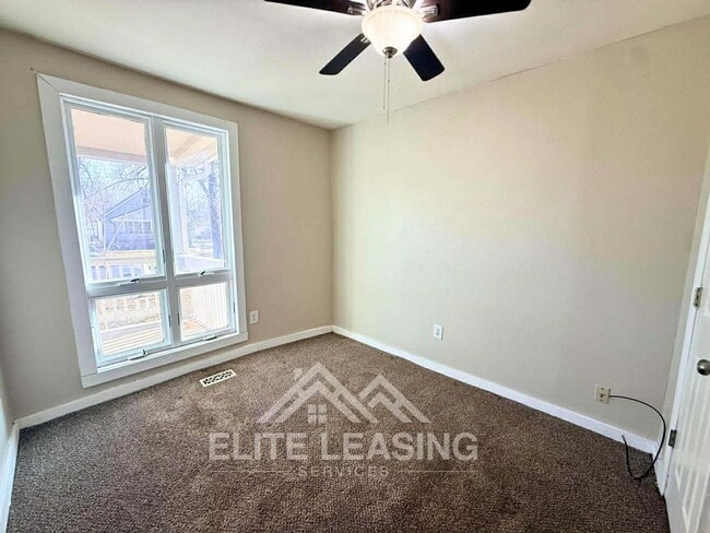 Photo - Charming 3 Bedroom Home close to Hospitals! Available Now!