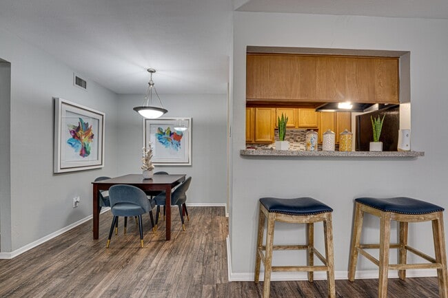 Photo - Southern Oaks