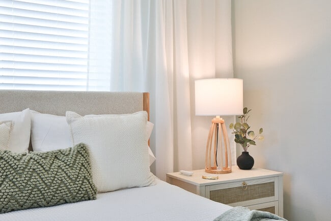 Photo - 3719 118th St W