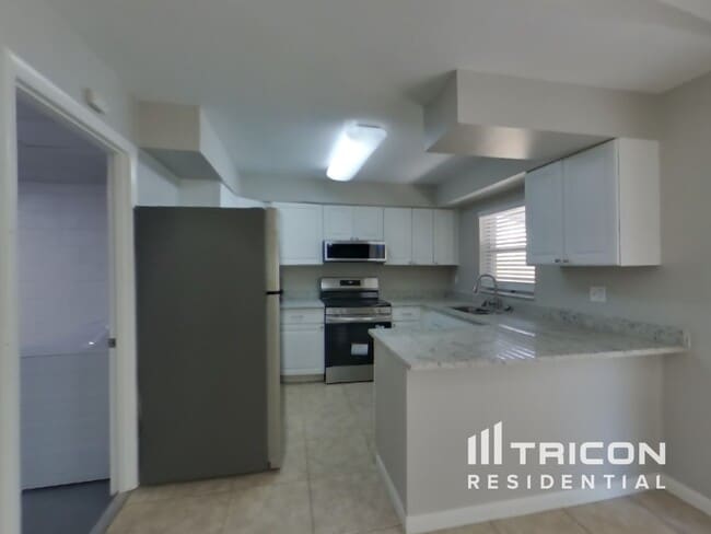 Photo - 13912 Henson Cir
