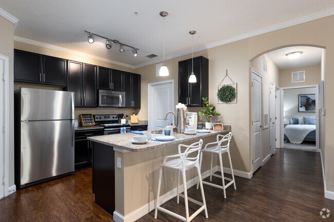 2BR, 2BA - 1112SF