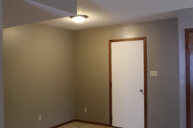 Photo - 3-bedroom house close to tech!