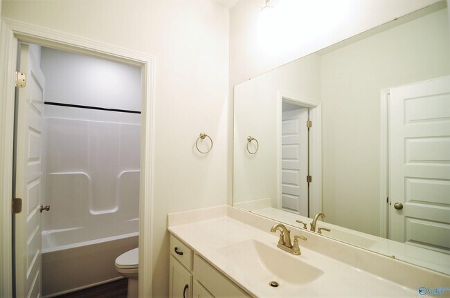 Photo - 104 Grv Hl Cir