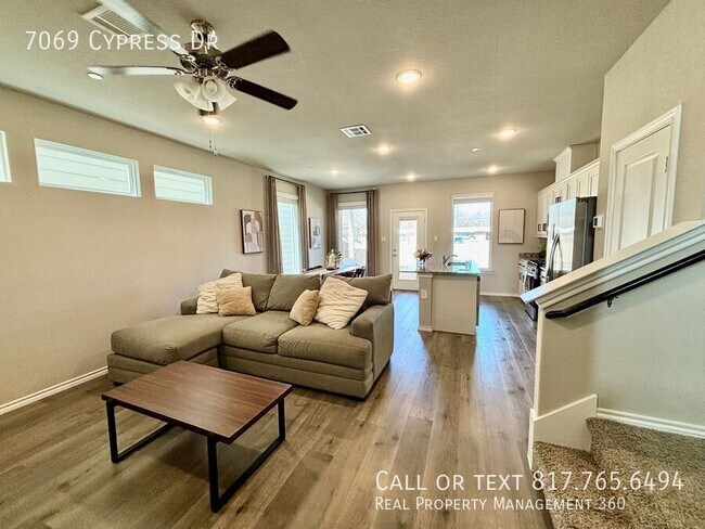 Photo - 7069 Cypress Dr