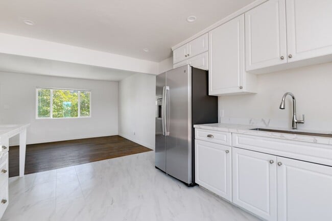 Building Photo - 4028 Casita Way