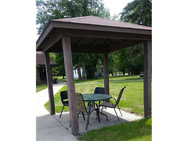 Building Photo - 1007 1st St Unit 1