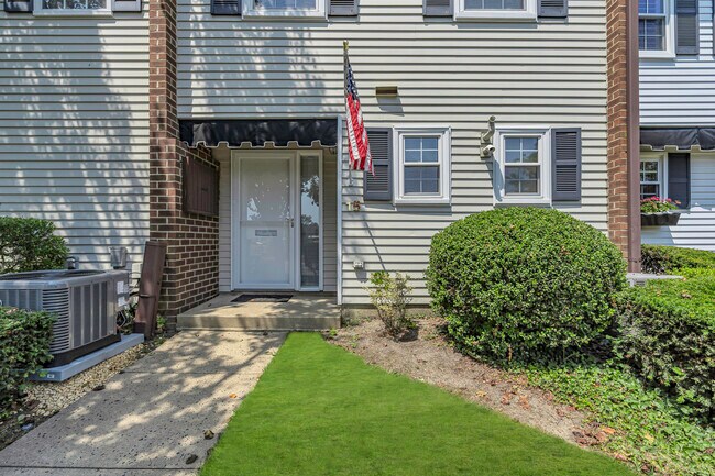 Photo - 15 Linden Dr