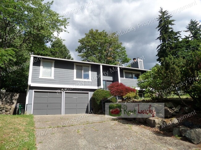 Building Photo - Wonderful & Updated 3-Bedroom Home w/Custom Chicken Coop in Redmond FOR RENT!!