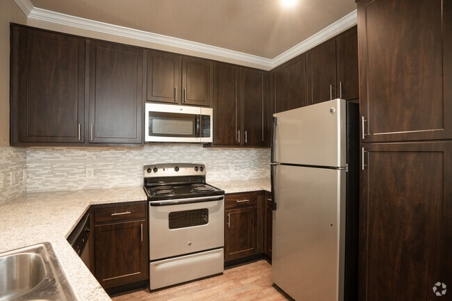 1BR, 1BA - 754SF - Kitchen