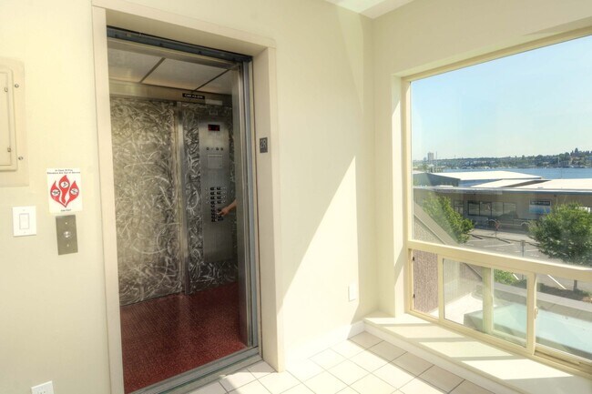 Photo - South Lake Union / Queen Anne Condo at The... Unidad 201